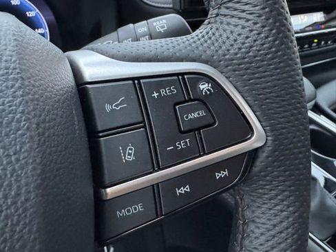 Used 2025 Toyota Sienna Limited AWD/4WD image 30