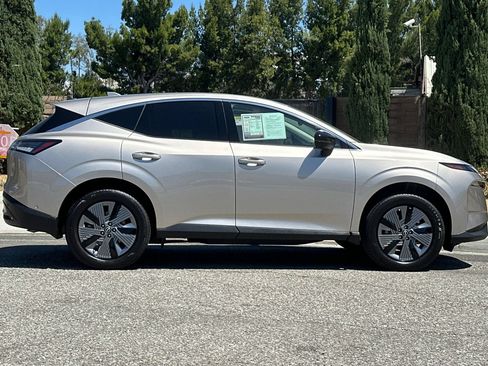 Used 2025 Nissan Murano SL AWD/4WD image 3