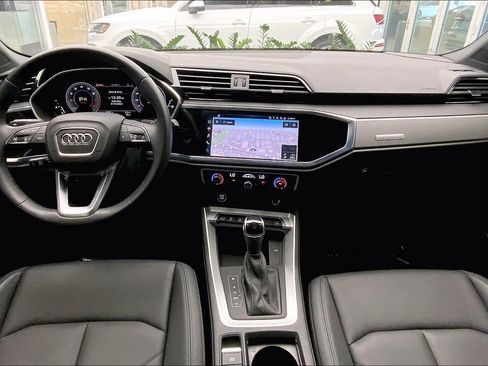 Used 2022 Audi Q3 2.0T Premium Plus AWD/4WD image 16
