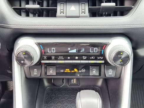 Used 2025 Toyota RAV4 XLE Premium FWD image 18