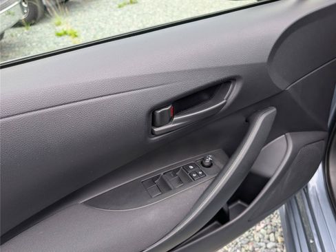 Used 2022 Toyota Corolla LE FWD image 17