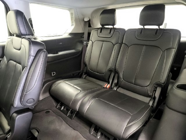 Used 2022 Jeep Grand Cherokee L Limited w/ Black Appearance Package RWD image 20