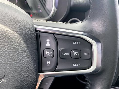 Used 2024 RAM 1500 Laramie AWD/4WD image 19
