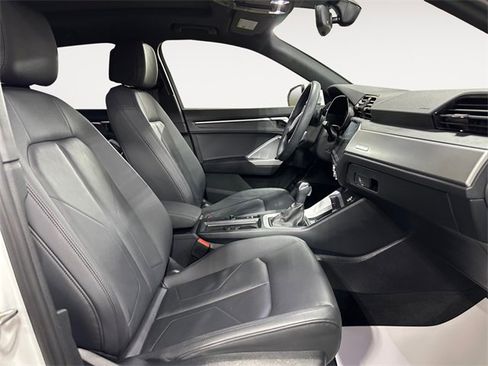 Used 2024 Audi Q3 2.0T Premium w/ Convenience Package image 15