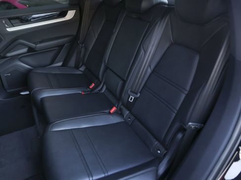 New 2026 Porsche Cayenne S AWD/4WD image 32