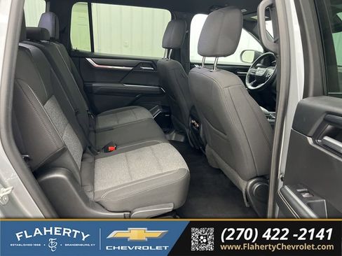 Used 2025 GMC Acadia Elevation AWD/4WD image 12