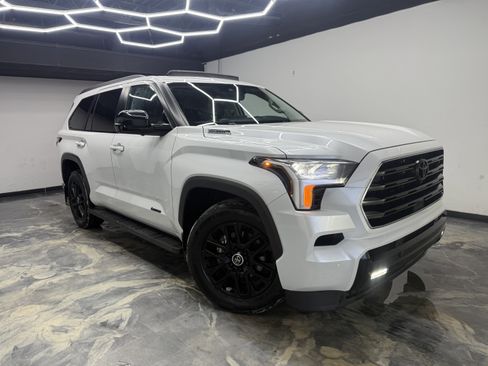 Used 2024 Toyota Sequoia Limited image 6