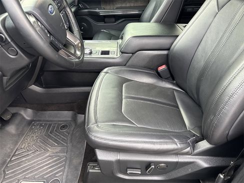 Used 2021 Ford Expedition Max Limited image 9