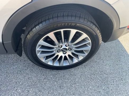 Used 2018 Lincoln MKC Reserve w/ Lincoln MKC Climate Package FWD image 14