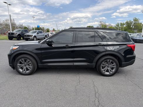 Used 2022 Ford Explorer XLT w/ Equipment Group 202A AWD/4WD image 7