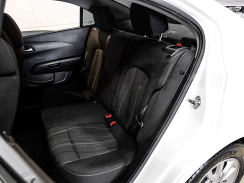 Used 2019 Chevrolet Sonic LT w/ Convenience Package image 38