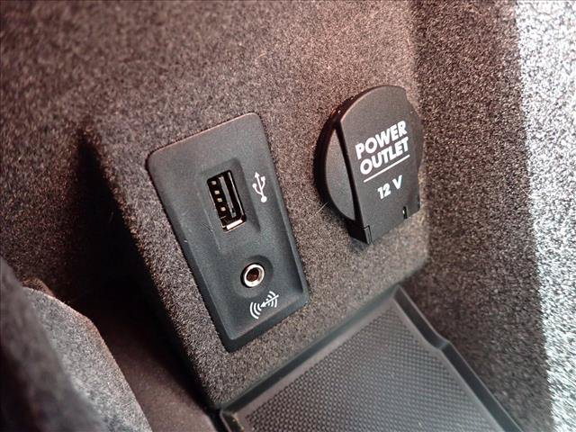 Used 2018 Porsche Macan AWD/4WD image 23
