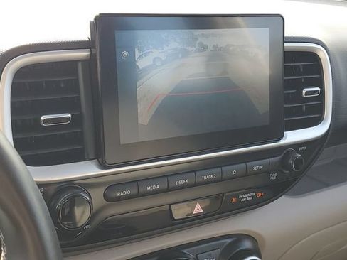 Used 2026 Hyundai Venue SEL FWD image 17