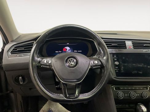 Used 2019 Volkswagen Tiguan SEL image 15