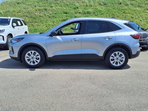 Used 2023 Ford Escape Active AWD/4WD image 3