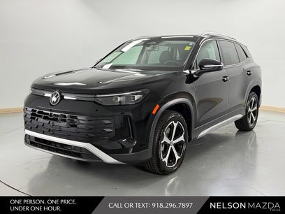 Used 2025 Volkswagen Tiguan SE
