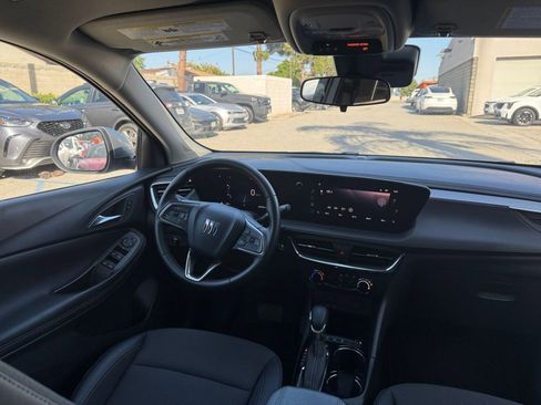 Used 2025 Buick Encore GX Preferred AWD/4WD image 34