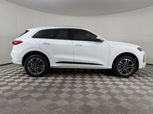 Used 2025 Audi Q5 Premium w/ Convenience Package AWD/4WD image 8