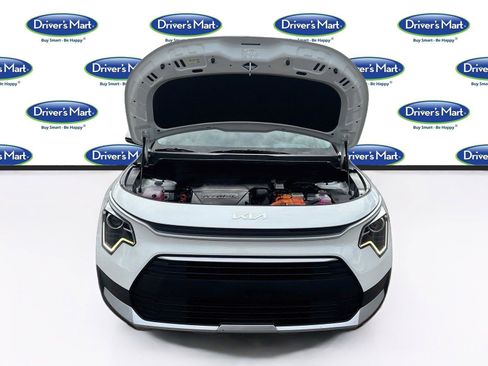 Used 2025 Kia Niro LX FWD image 30
