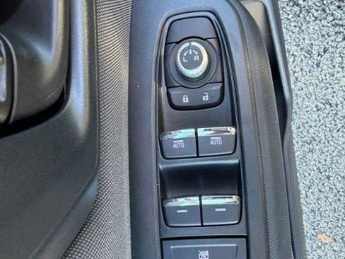 Used 2025 Subaru Forester Premium AWD/4WD image 18