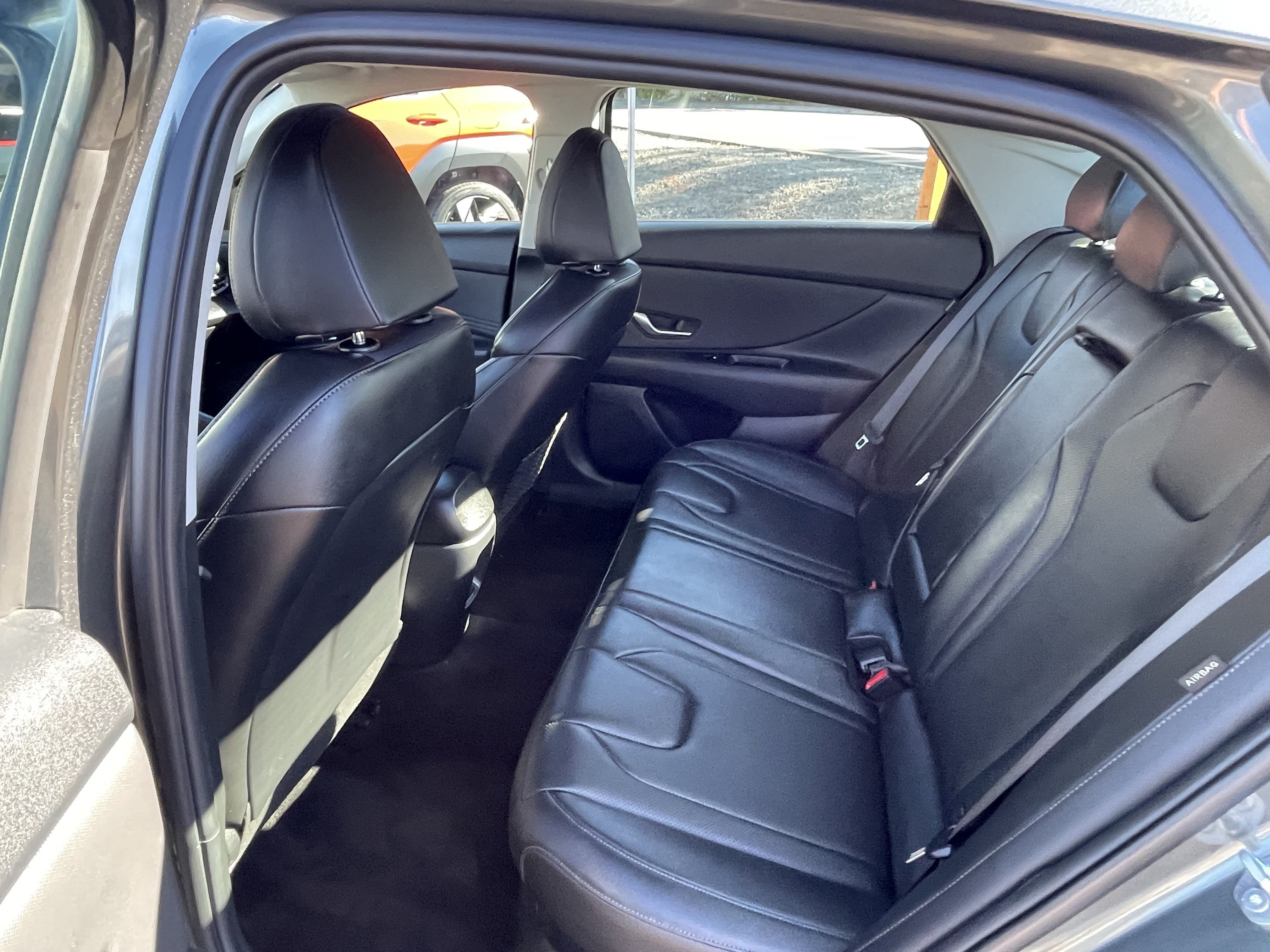 Certified 2025 Hyundai Elantra Limited FWD image 13