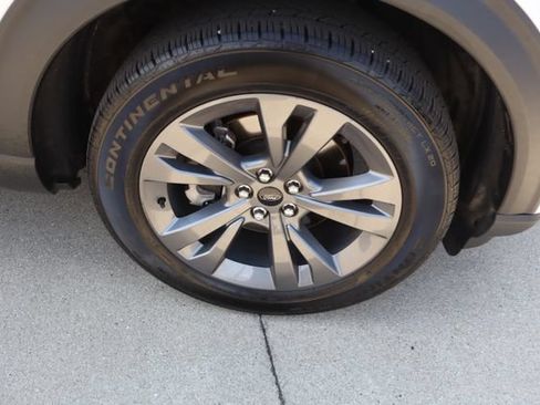Used 2023 Ford Explorer XLT w/ Equipment Group 202A AWD/4WD image 8