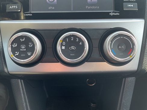 Used 2017 Subaru Crosstrek 2.0i Premium image 18