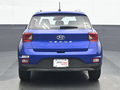 Used 2025 Hyundai Venue SEL FWD image 5