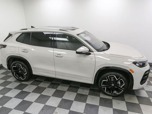 New 2026 Volkswagen Tiguan SEL R-Line AWD/4WD image 5
