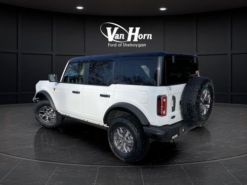 New 2025 Ford Bronco Badlands image 3