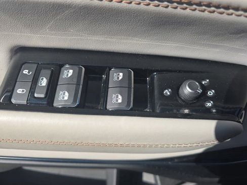 Used 2022 Jeep Grand Wagoneer Series II w/ Convenience Group III image 28