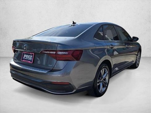 Used 2023 Volkswagen Jetta SE image 5