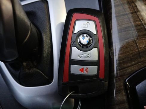 Used 2017 BMW 230i Coupe image 21