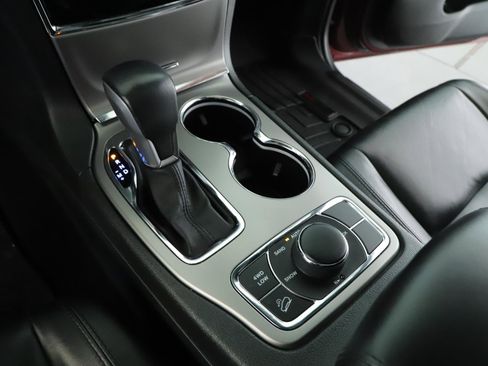 Used 2019 Jeep Grand Cherokee Limited image 16