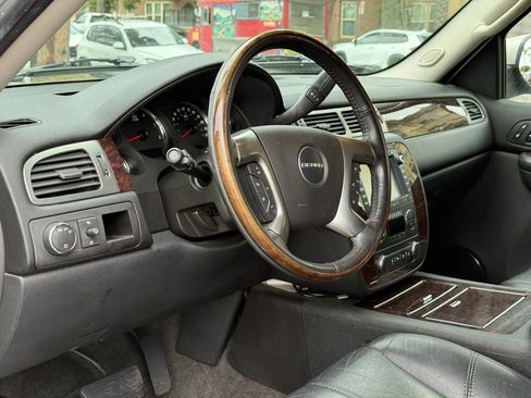 Used 2007 GMC Yukon Denali AWD/4WD image 16