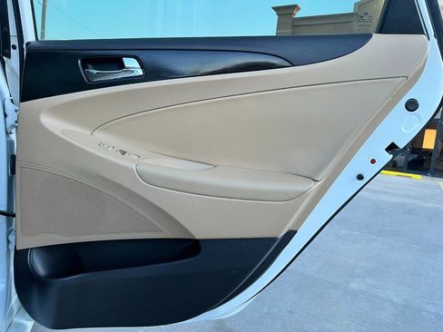 Used 2012 Hyundai Sonata Limited w/ Navigation Pkg image 28