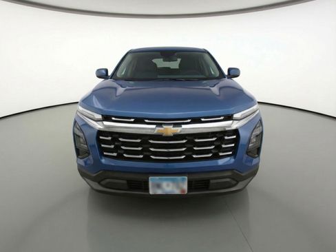 Used 2025 Chevrolet Equinox LT image 2