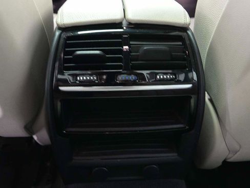 Used 2018 BMW 530e RWD image 10