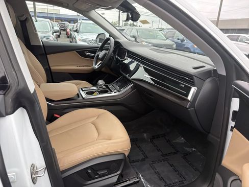 Used 2023 Audi Q8 Premium AWD/4WD image 15
