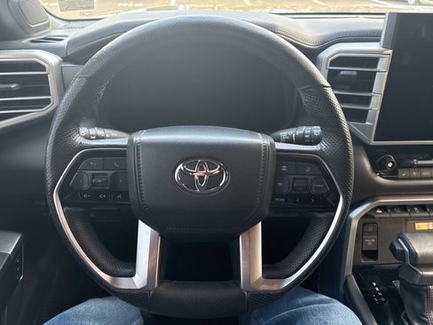 Used 2023 Toyota Sequoia Platinum image 11