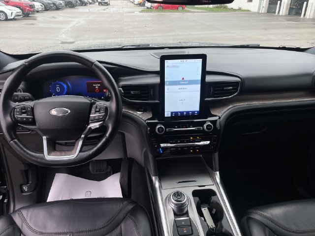 Used 2022 Ford Explorer Platinum w/ Equipment Group 601A AWD/4WD image 22