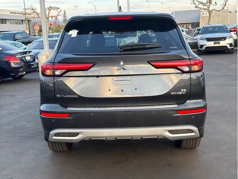 Used 2025 Mitsubishi Outlander SE AWD/4WD image 7