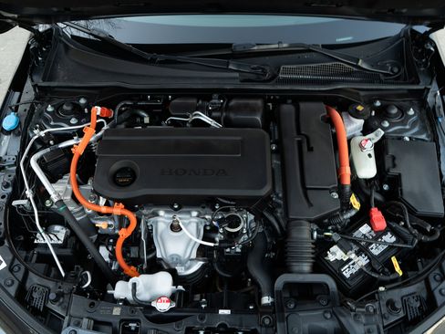 Used 2025 Honda Civic Sport image 40