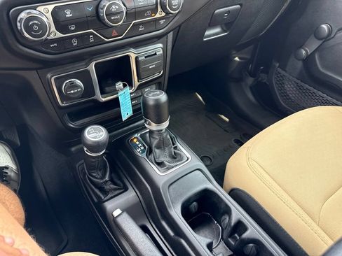 Used 2022 Jeep Wrangler Unlimited Sport AWD/4WD image 18