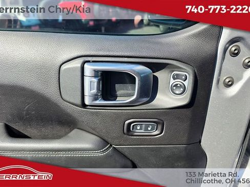 Used 2020 Jeep Gladiator Rubicon AWD/4WD image 9