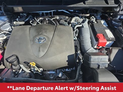 Used 2022 Toyota Highlander XLE image 11