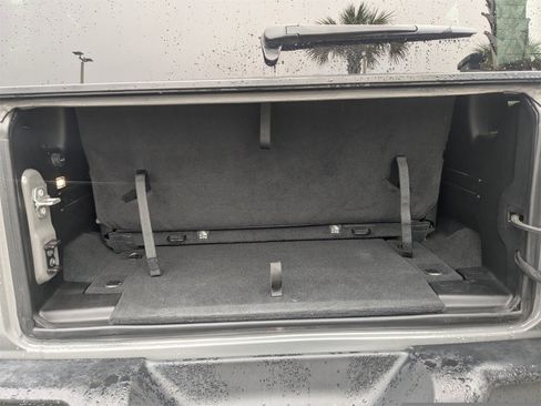 Used 2022 Jeep Wrangler Sport image 13