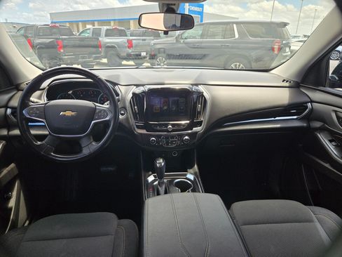 Used 2019 Chevrolet Traverse LT FWD image 16