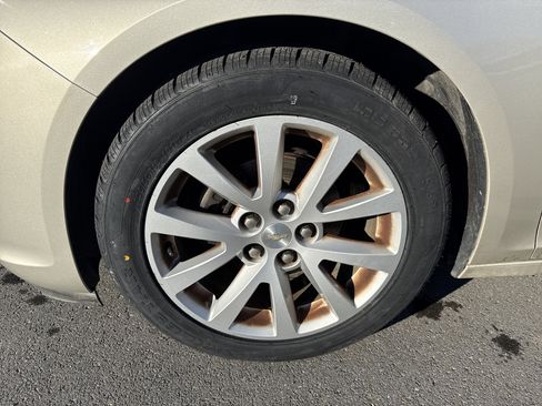 Used 2014 Chevrolet Malibu LT image 11