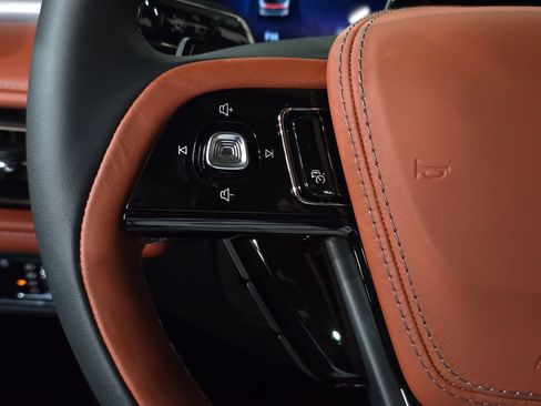 New 2025 Lincoln Aviator Reserve w/ Equipment Group 201A AWD/4WD image 24